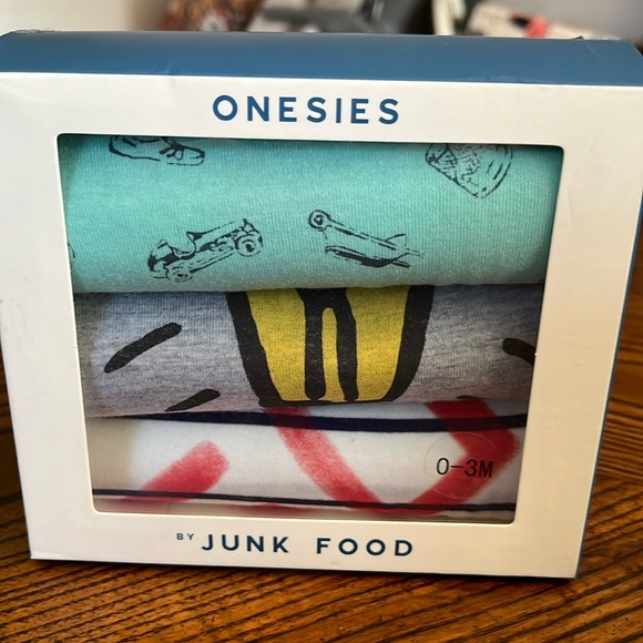 INFANT ONESIES. SIZE 0-3 MONTHS. BY JUNK FOOD. NWT - Picture 1 of 4